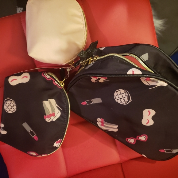 Cosmetic set of three various sized cosmetic bags. Have two sets of 3. - Picture 3 of 4